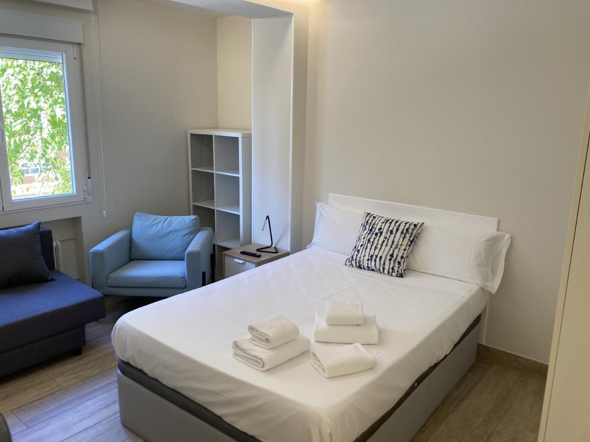 Castellana Skyline Madrid Apartments Exterior photo