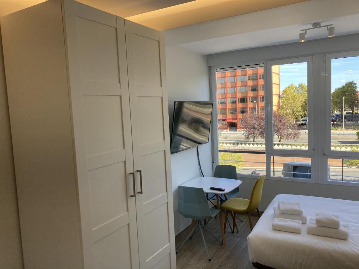Castellana Skyline Madrid Apartments Exterior photo